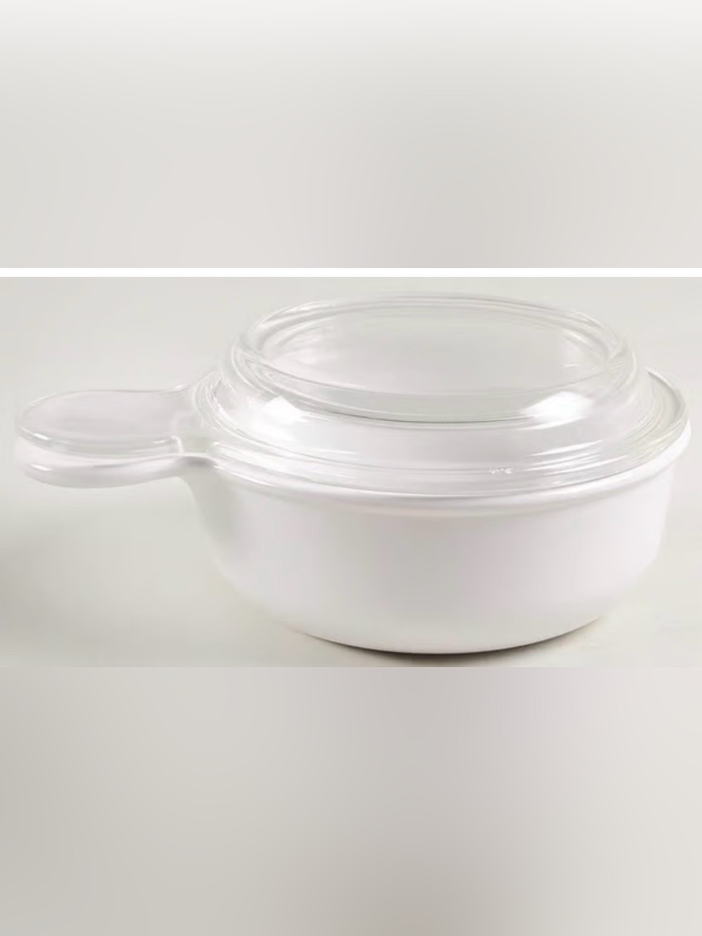 Like new CorningWare Grab-It Bowls with Glass Lids set of 2